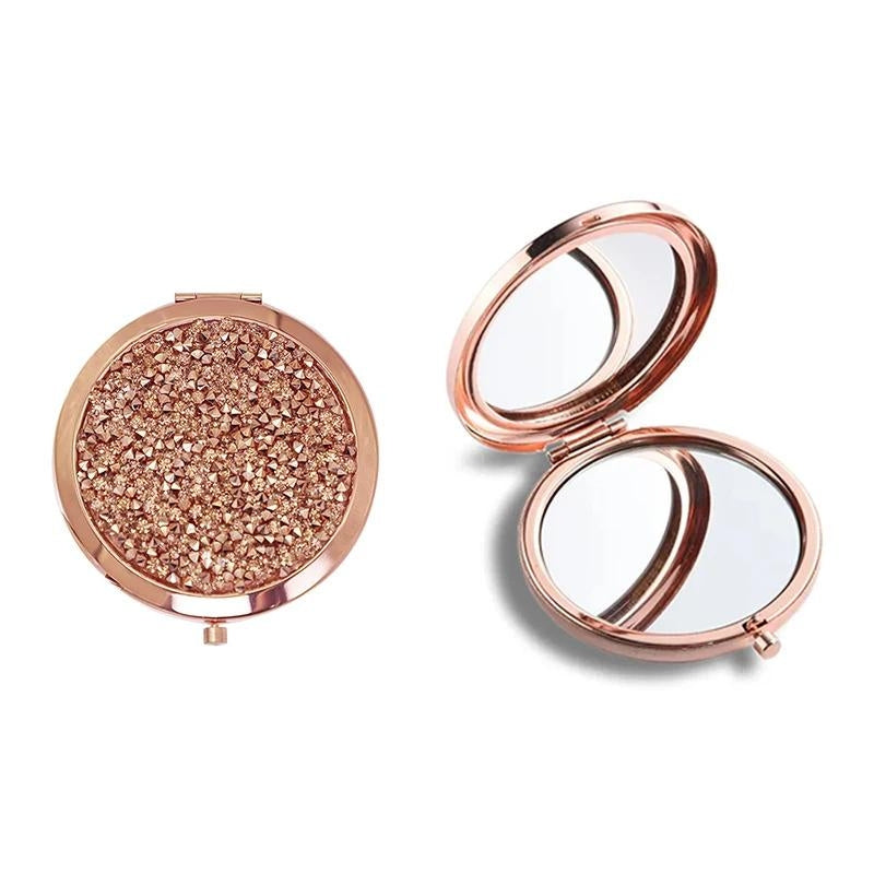miroir de poche de luxe - Argent avec des Strass - Argent avec des Strass Jaune - Argent avec des Strass Rose - Argent avec des Strass Bleu Ciel - Argent avec des Strass Violet - Argent avec des Strass Gris - Argent avec des Strass Vert - Argent avec des Strass Bleu - Rose Gold 1 - Rose Gold 2 - Rose Gold 3 - Rose Gold 4 - Or 1 - Or 2 - Or 3
