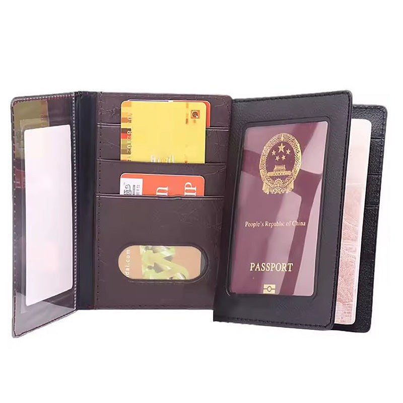 Protège passeport transparent marron et noir, ouverts avec cartes et passeport insérés