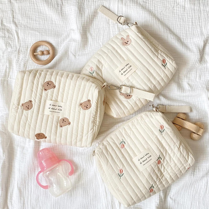 trousse toilette bebe - Motifs Petit Ours - Motifs Lapin - Motifs Écureuil - Motifs Ours - Motifs Fleurs de Rose - Motifs Fleurs d'Olive